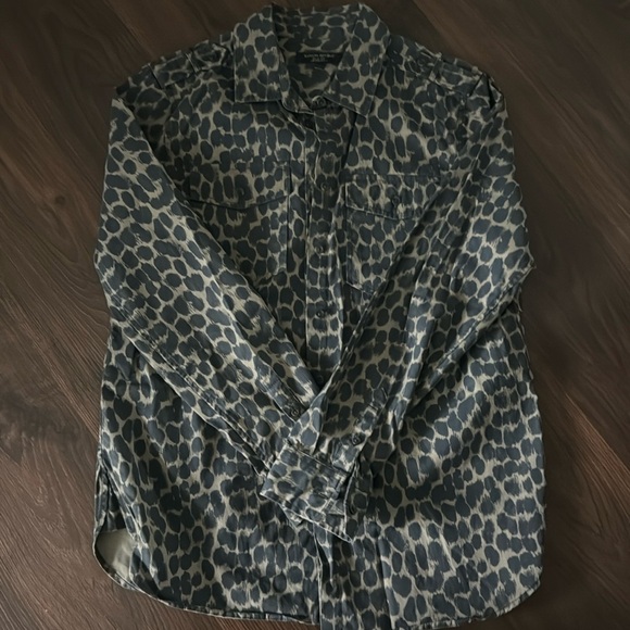 Button Down Shirt with Pattern - Picture 1 of 8